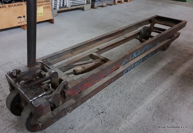 Paletový zdvižný vozík 1600 kg (2 - Paletovy zdvizny vozik 1600kg  (4).jpg)